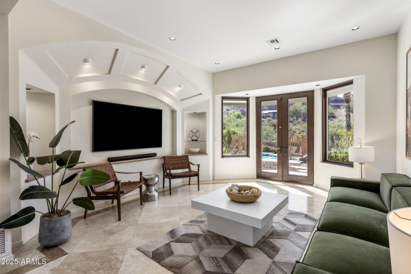 007_Formal Living Room