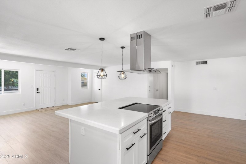 15-Kitchen & Family Room