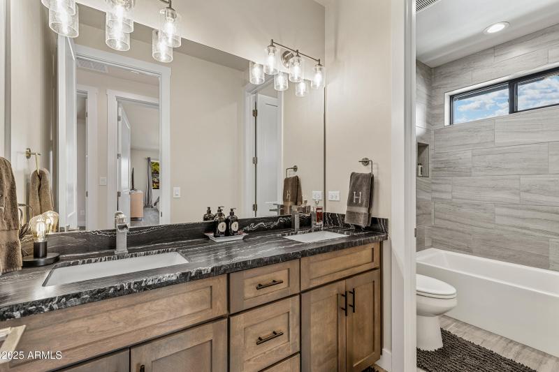 1810 E Magnolia Dr-22