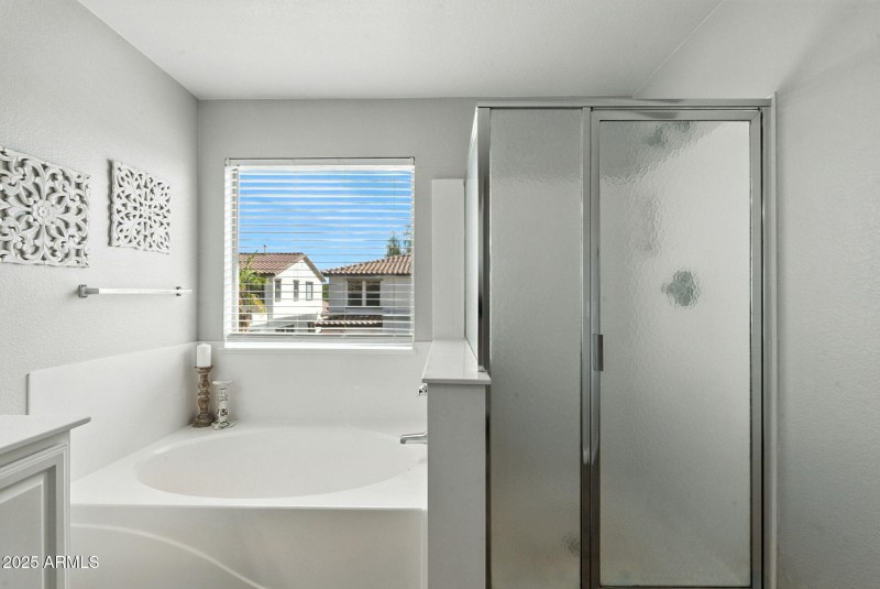 Separate Tub & Shower