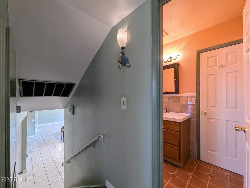 4019 W SAN MIGUEL AVE