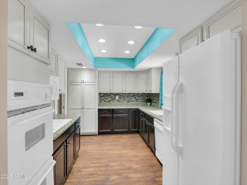 14-10825 W Caron Dr-10