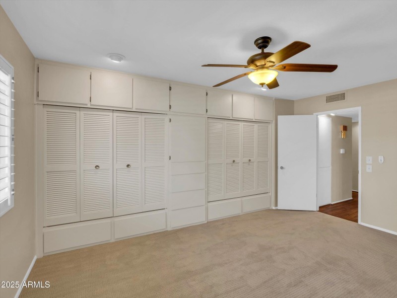 19-10825 W Caron Dr-15