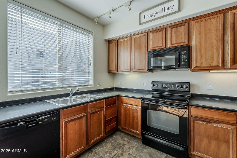 32-web-or-mls-Portland St-17