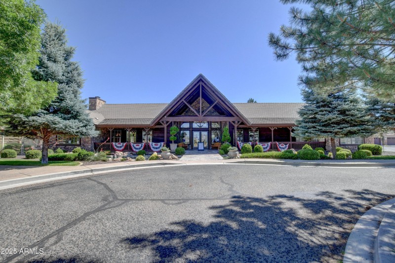 35_Pronghorn Clubhouse