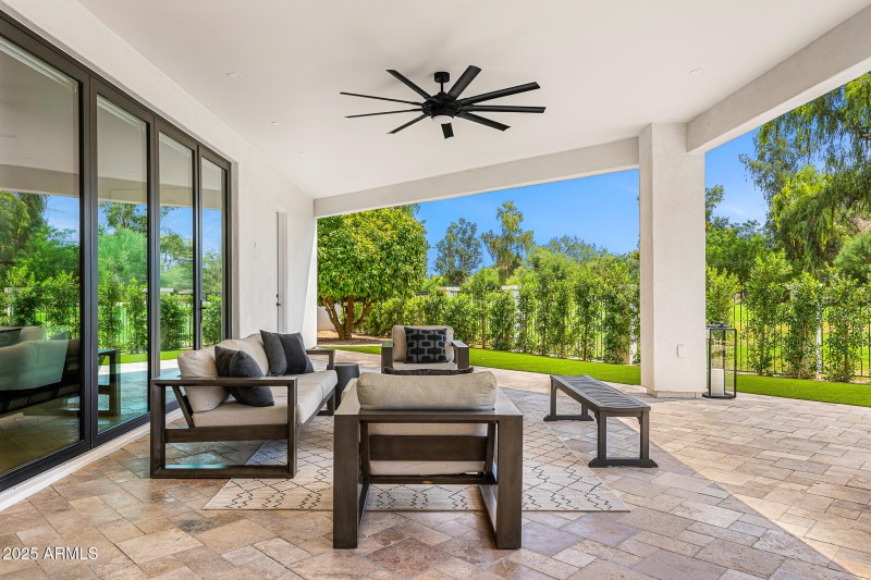 44outdoor patio lounge