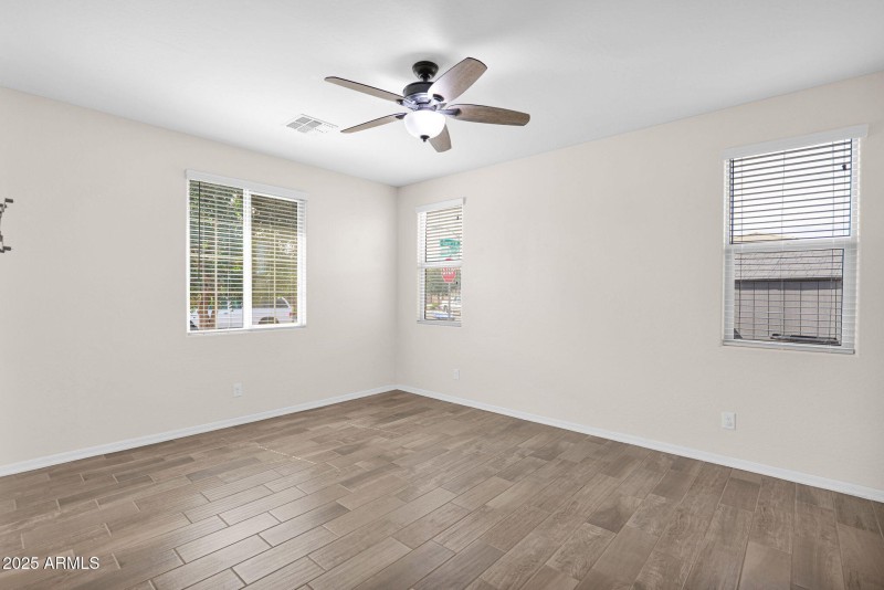 24135 Corn - 06Living Room