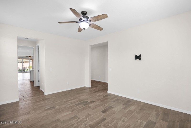 24135 Corn - 07Living Room