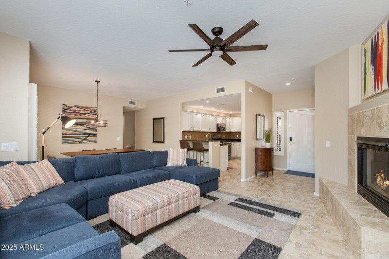 Open Living Room/Familly Room