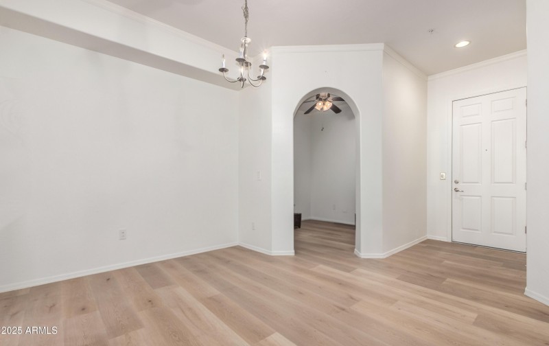 Dining Area w/o Furniture