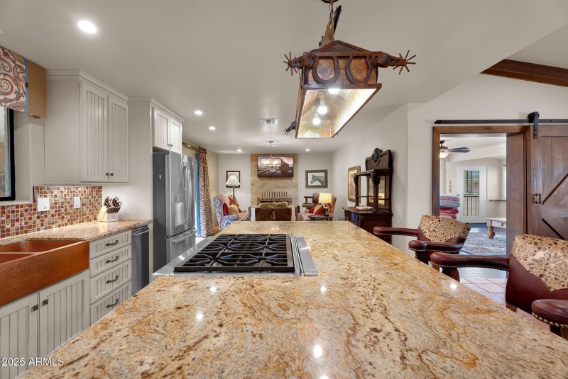 18-web-or-mls-7th Ave-22