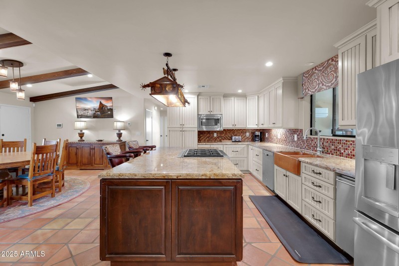 22-web-or-mls-7th Ave-26