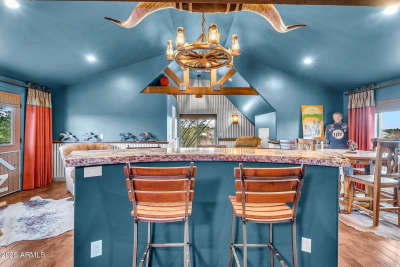 32-web-or-mls-7th Ave-47