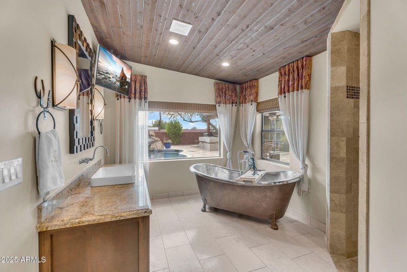 40-web-or-mls-7th Ave-30