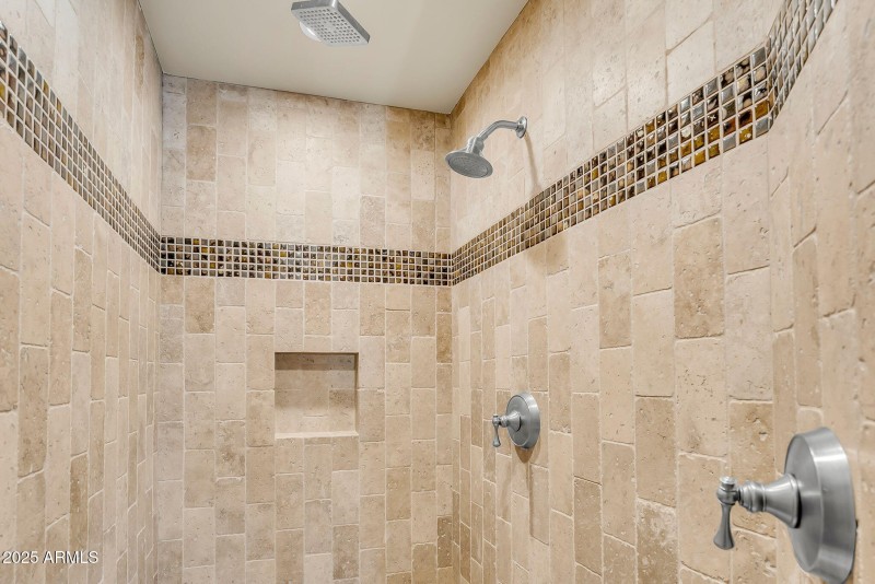 42-web-or-mls-7th Ave-32