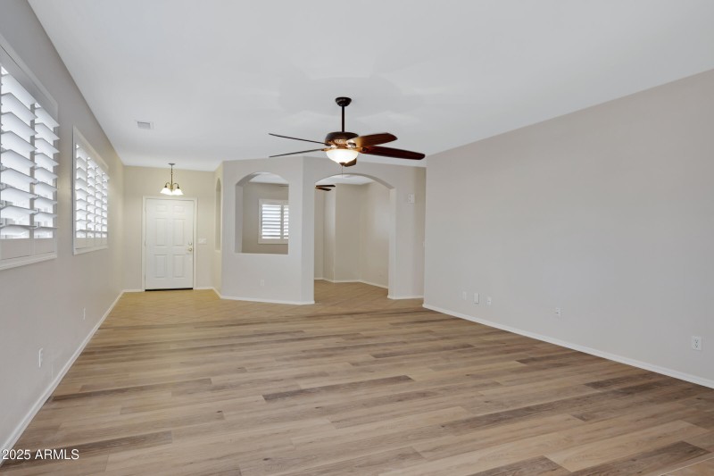 16875 W Manchester Dr-6