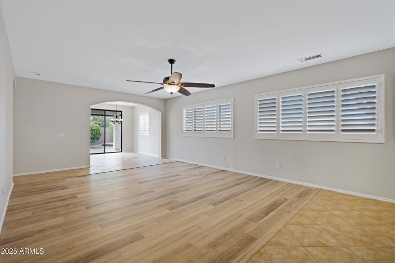 16875 W Manchester Dr-7