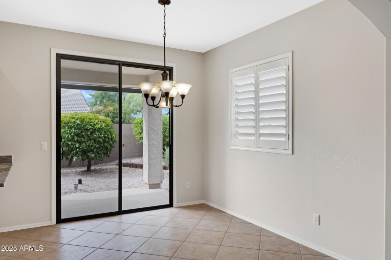 16875 W Manchester Dr-8