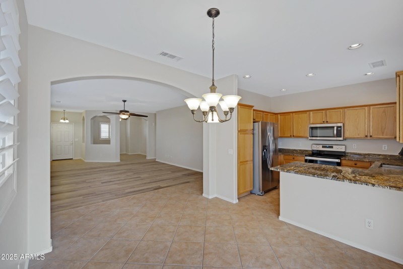 16875 W Manchester Dr-9