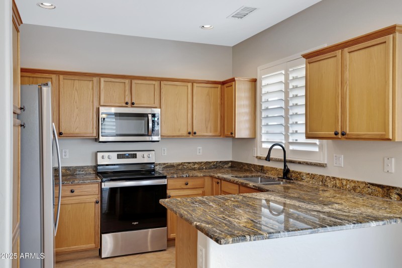 16875 W Manchester Dr-10