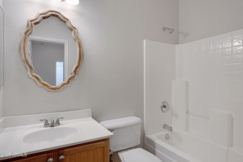 16875 W Manchester Dr-20