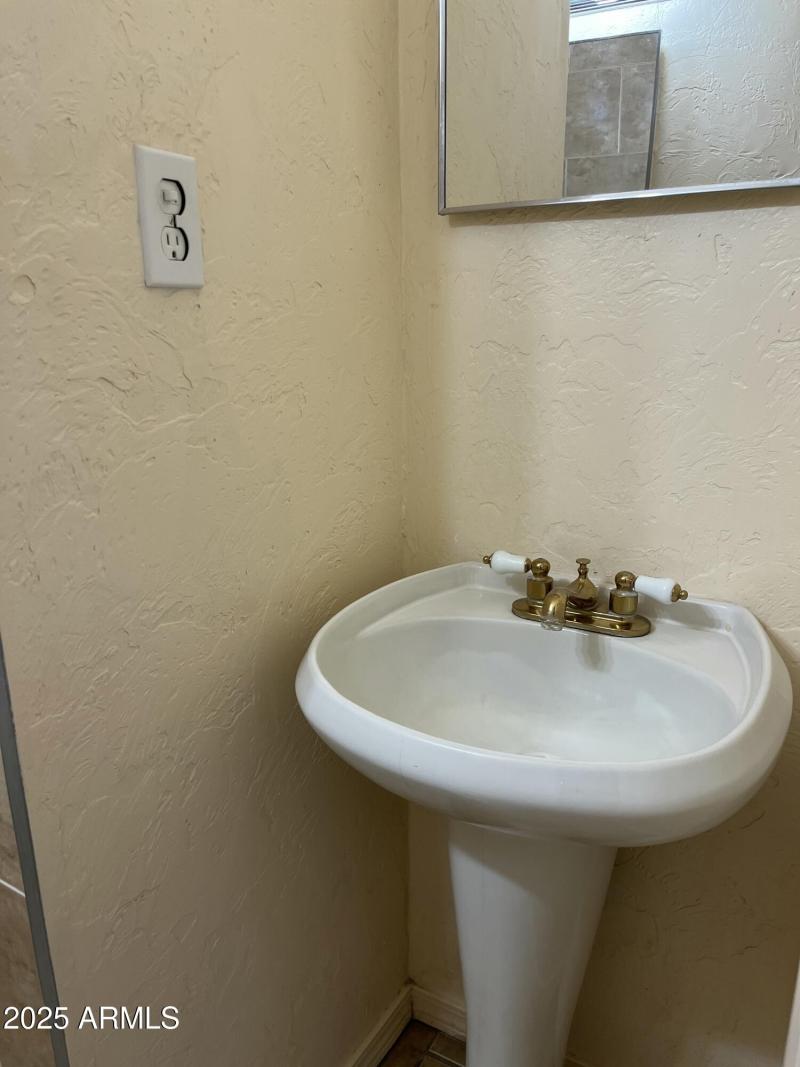 Master Bathroom Vanity IMG_2009