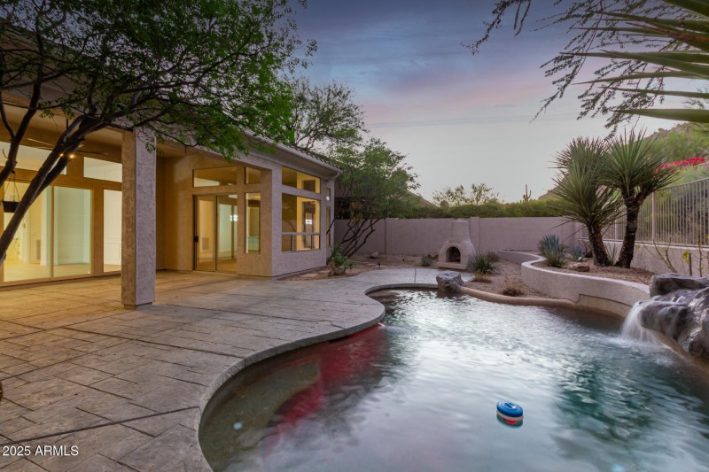 52 - Whispering Wind