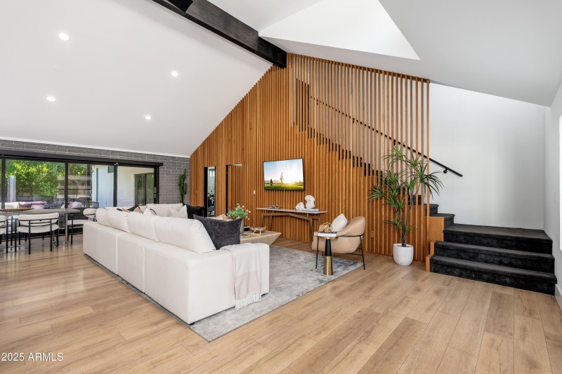 4421 E Earll Dr - 05