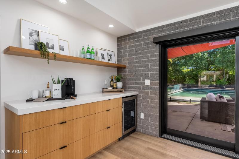 4421 E Earll Dr - 18