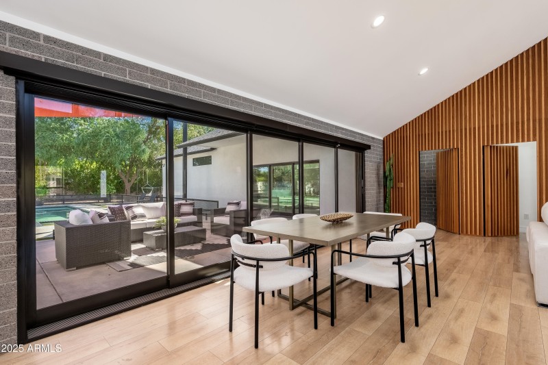 4421 E Earll Dr - 19