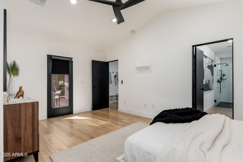 4421 E Earll Dr - 26