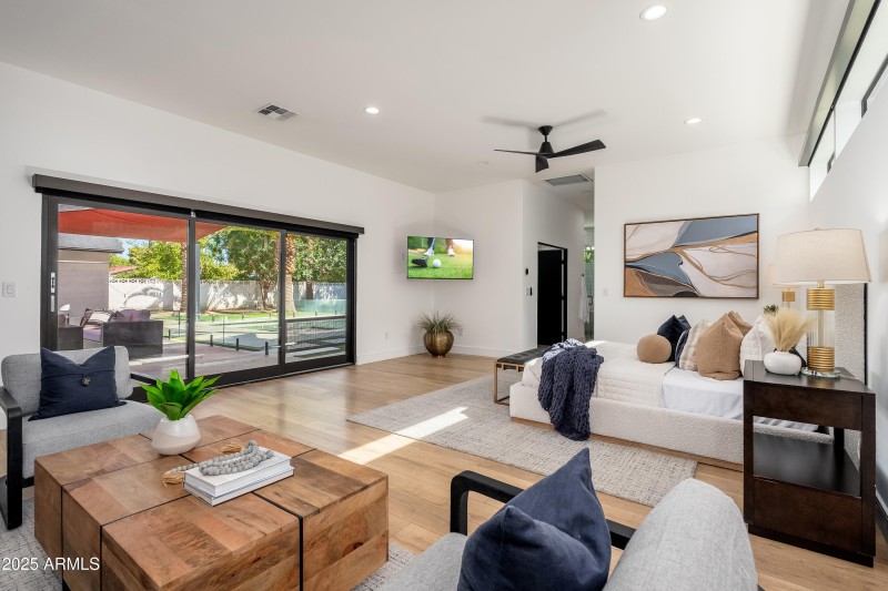 4421 E Earll Dr - 32