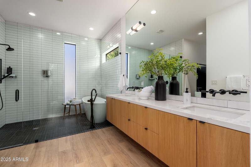 4421 E Earll Dr - 36