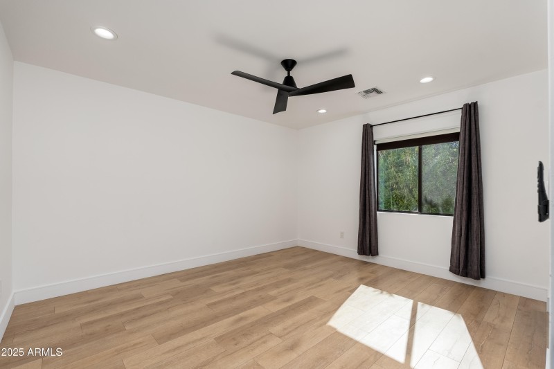 4421 E Earll Dr - 39