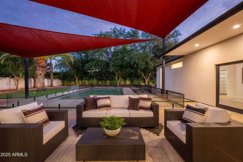 4421 E Earll Dr - 66