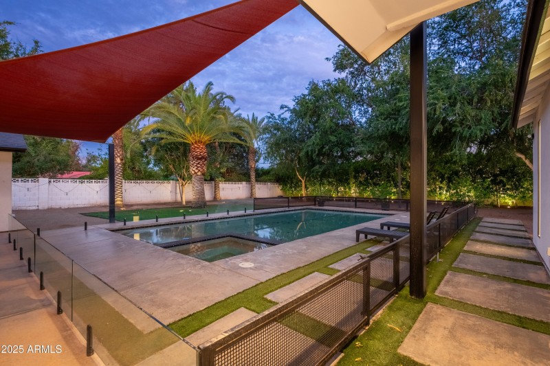 4421 E Earll Dr - 73