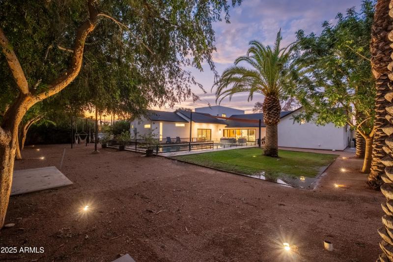 4421 E Earll Dr - 77