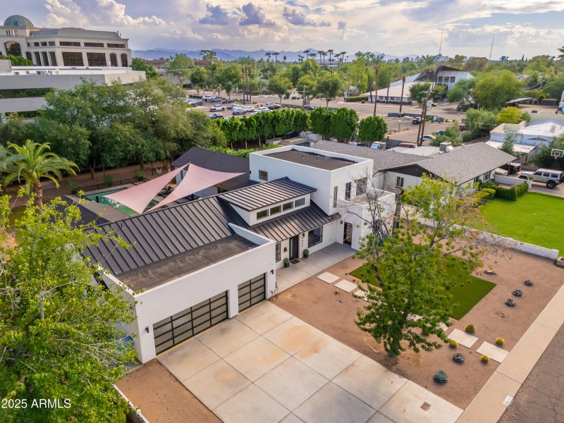 4421 E Earll Dr - 81