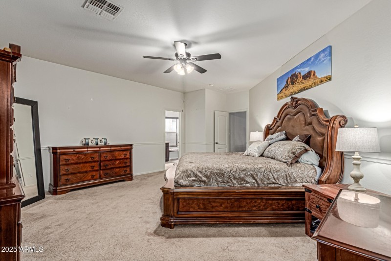 primary bedroom with room to spare