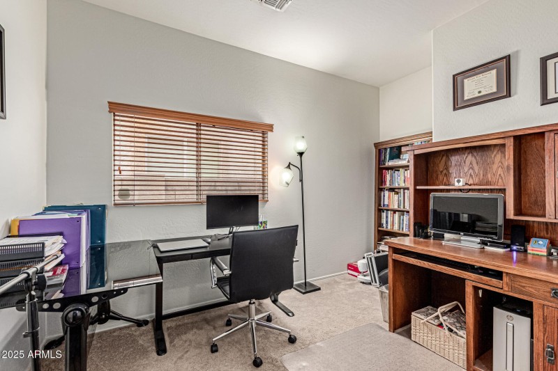 office space near the primary bedroom