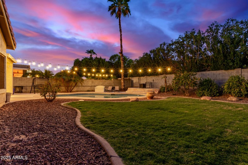 So cozy, so inviting.