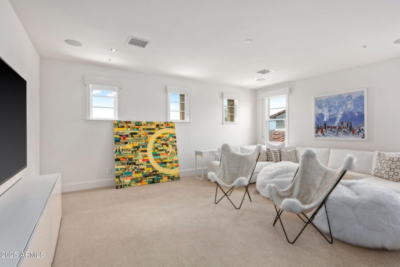 38-web-or-mls-Media ~ Bonus Room