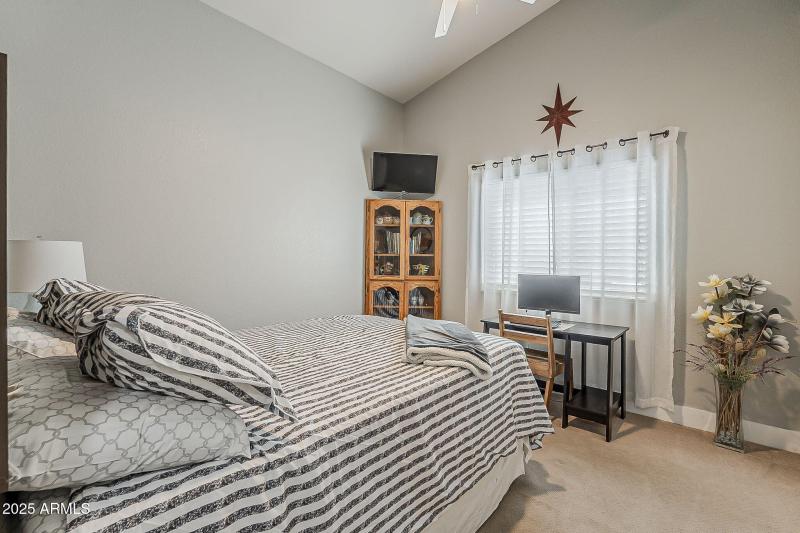 44-web-or-mls-25th Pl-44