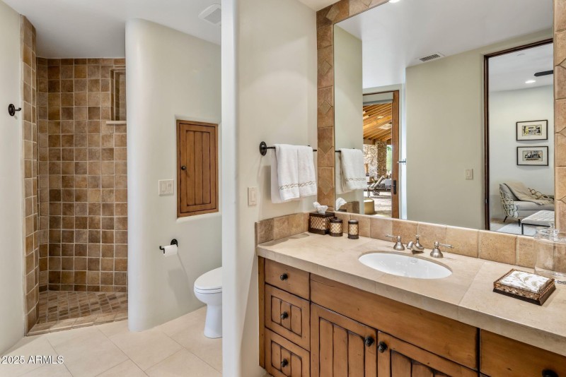 Bedroom 4 Ensuite Bathroom