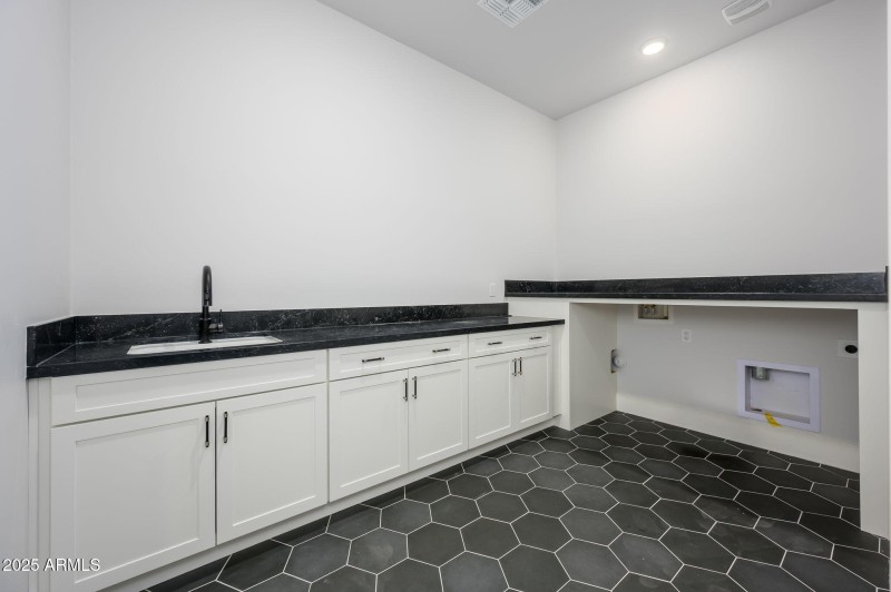 15-web-or-mls-RunawayBay-9