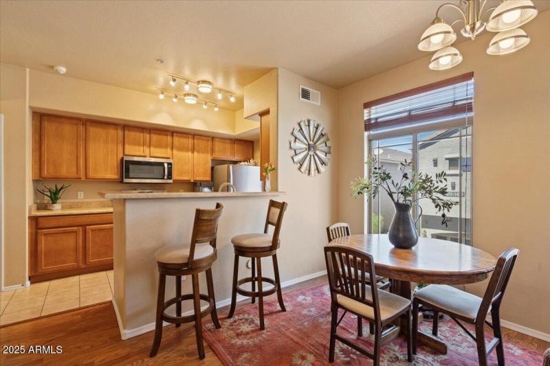 Dinette/Kitchen