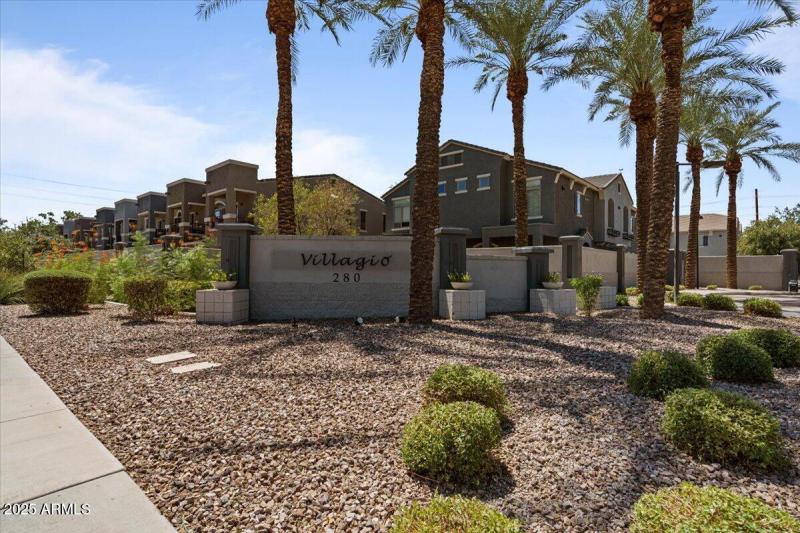 Villagio Entry