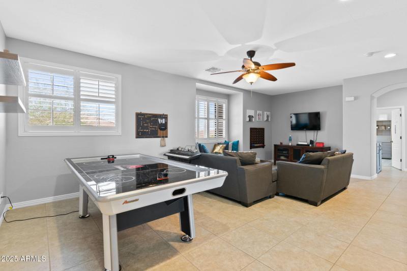 25-web-or-mls-21 - Spacious Loft