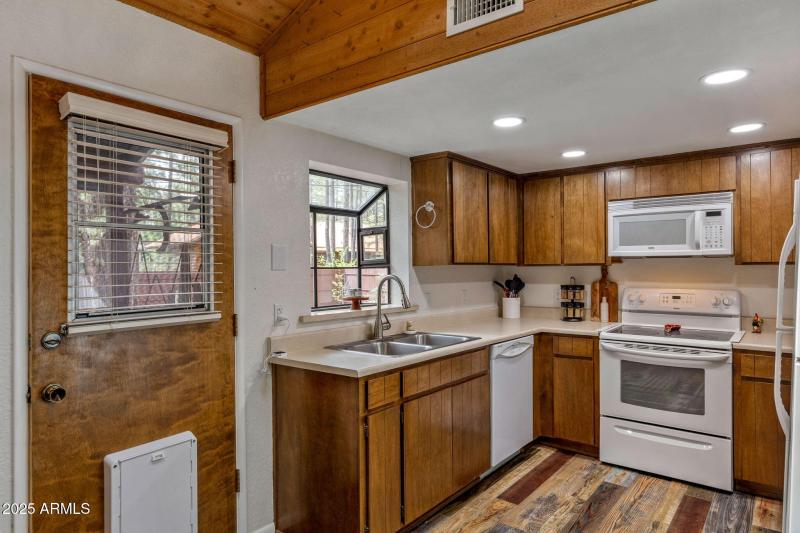 6367ChristmasTreeCir-Pinetop-AZ-11