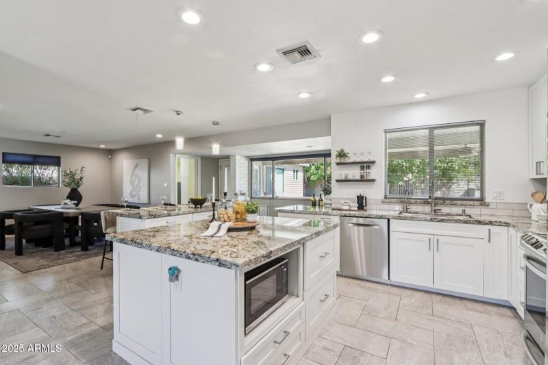 Entertainers Dream Kitchen!